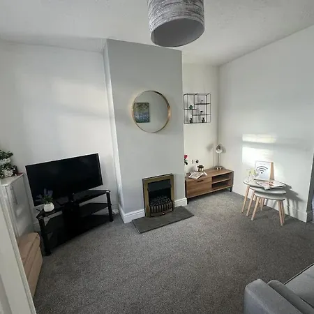 Winifred Terrace - 2 Bedrooms *