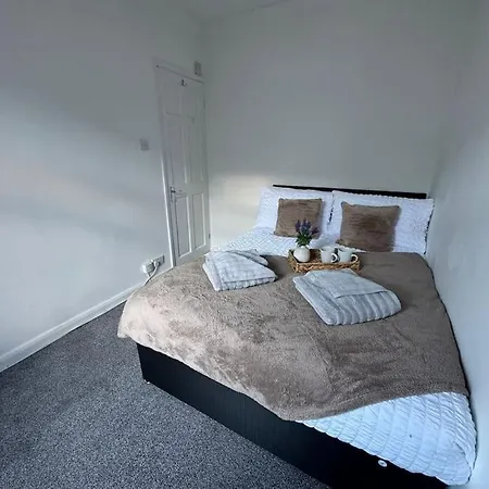 Winifred Terrace - 2 Bedrooms *