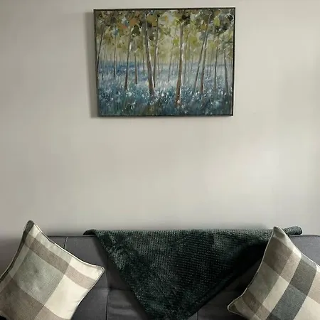 Winifred Terrace - 2 Bedrooms *